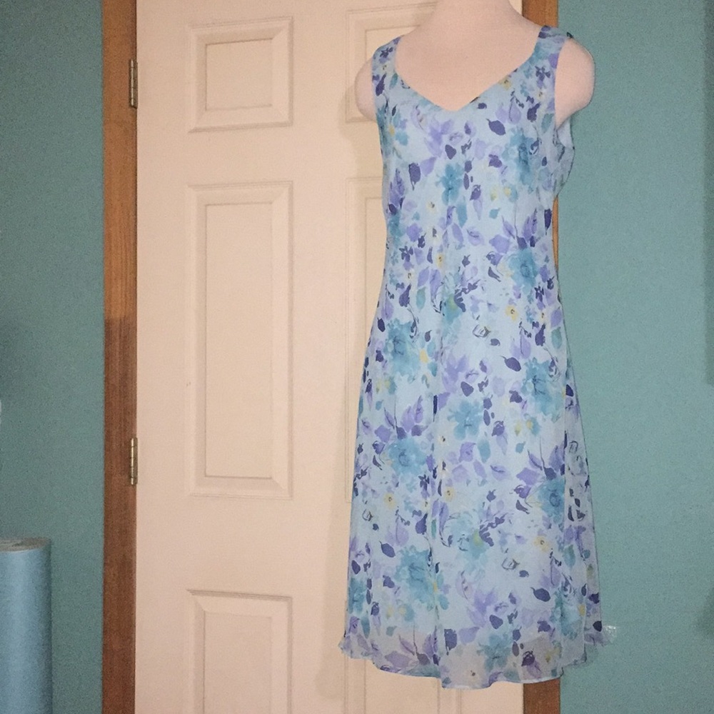 Floral v neck summer dress